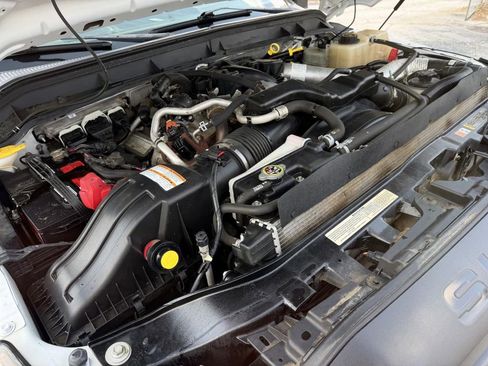 Used 2016 Ford F550 2WD Regular Cab Super Duty image 22