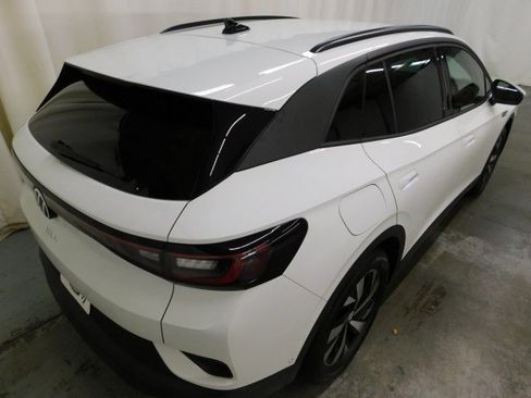 Used 2023 Volkswagen ID.4 Pro image 3