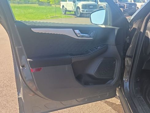 Used 2020 Ford Escape SE FWD image 23