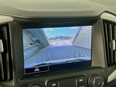 Used 2022 GMC Terrain SLT w/ Infotainment Package II FWD image 14