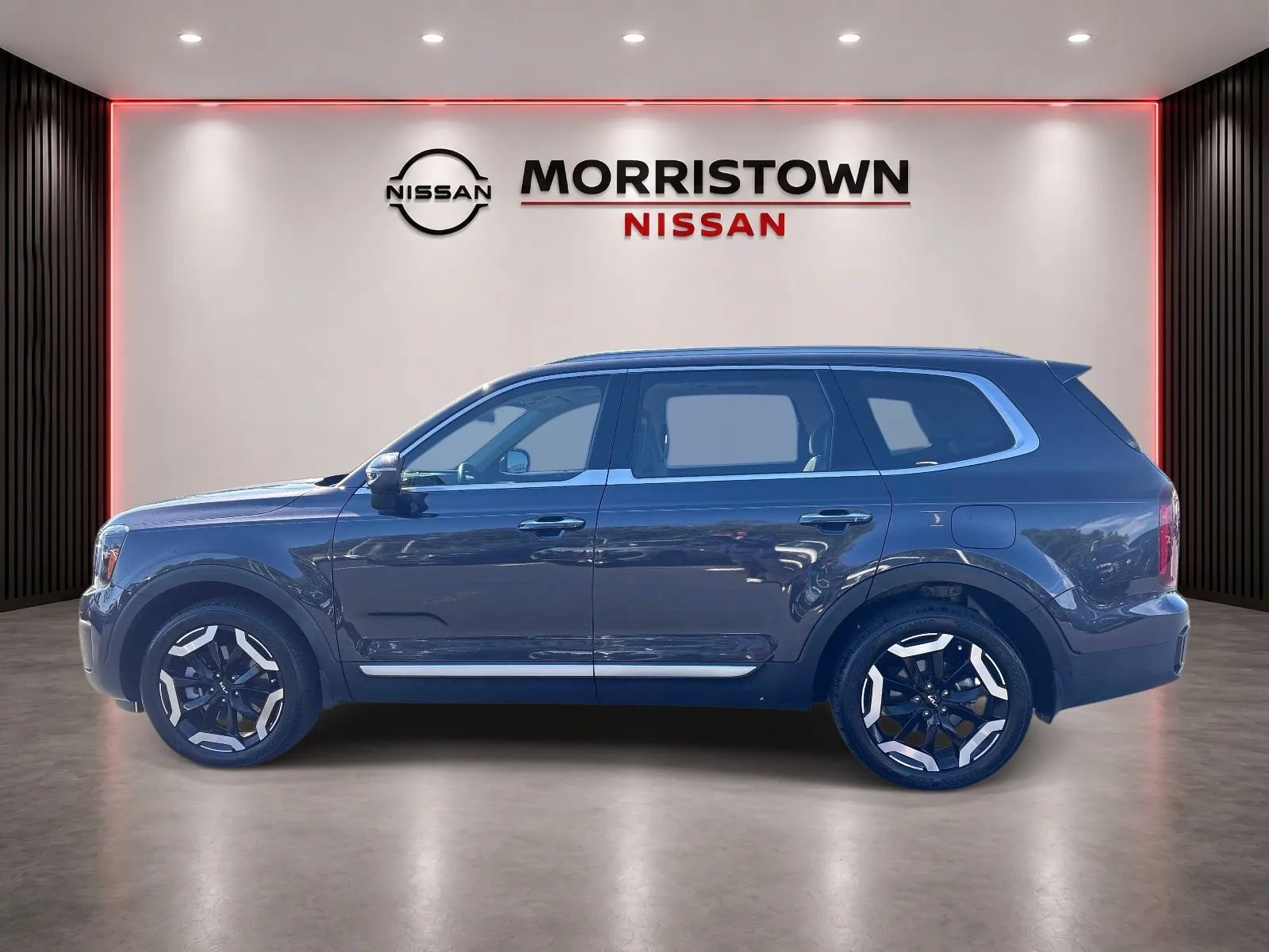 Used 2025 Kia Telluride S FWD image 6