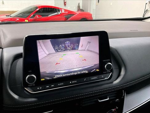 Used 2023 Nissan Rogue SV w/ SV Premium Package image 13