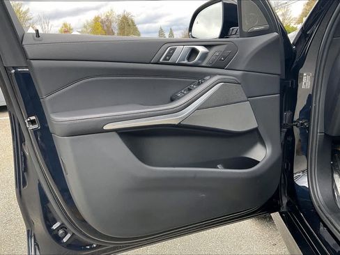 Used 2021 BMW X5 xDrive40i w/ M Sport Package AWD/4WD image 21