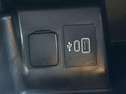 Used 2025 Ford Explorer ST-Line AWD/4WD image 21