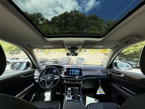 New 2026 Volkswagen Atlas SEL Premium R-Line image 16