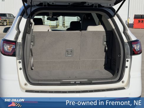 Certified 2017 Chevrolet Traverse LT image 5