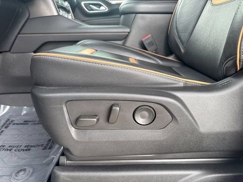 Used 2023 GMC Yukon AT4 w/ AT4 Premium Plus Package AWD/4WD image 13