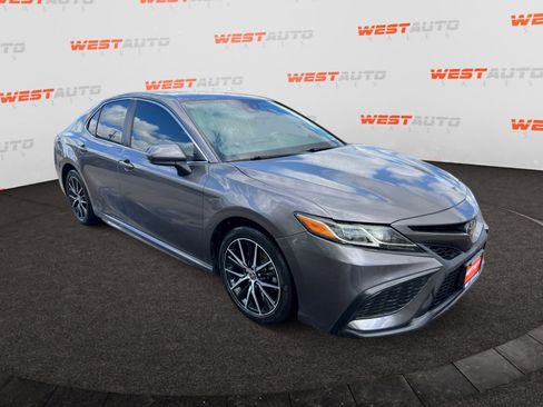 Used 2021 Toyota Camry SE FWD image 7