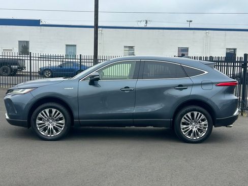 Used 2021 Toyota Venza XLE w/ Softex Package AWD/4WD image 4