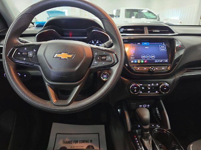 Used 2023 Chevrolet TrailBlazer LT w/ Convenience Package AWD/4WD image 10