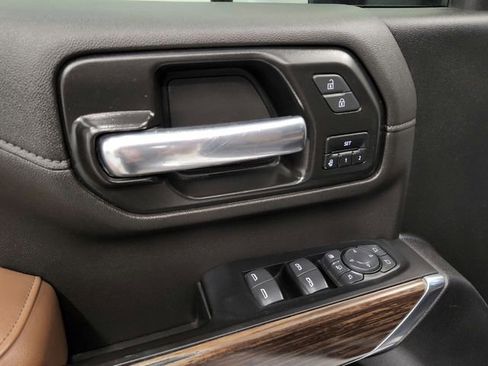 Used 2022 Chevrolet Silverado 2500 High Country w/ Technology Package image 44