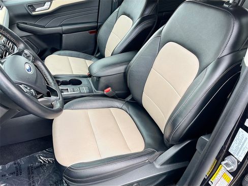 Used 2022 Ford Escape Titanium w/ Titanium Elite Package image 20