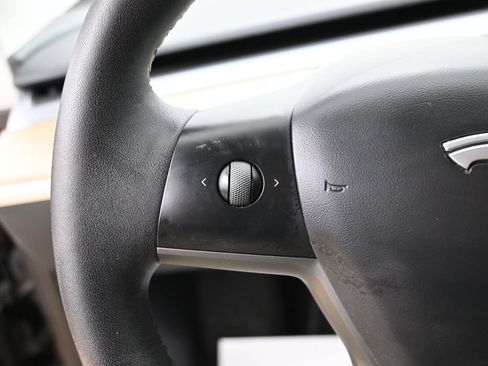 Used 2023 Tesla Model 3 Standard Range RWD image 19