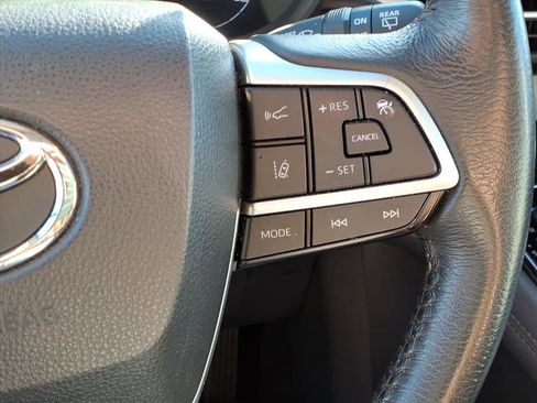 Certified 2024 Toyota Sienna XLE image 16