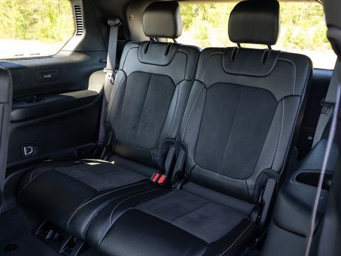 Used 2023 Jeep Grand Cherokee L Laredo image 20