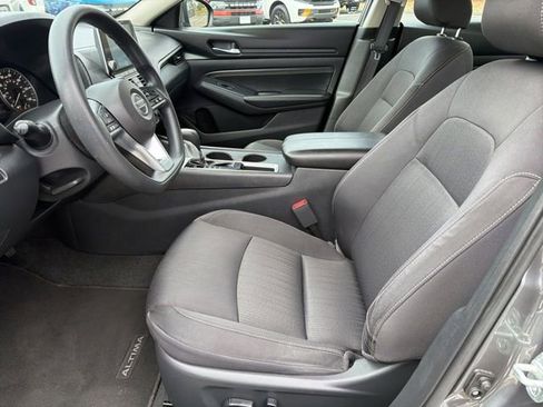 Used 2020 Nissan Altima 2.5 S FWD image 12