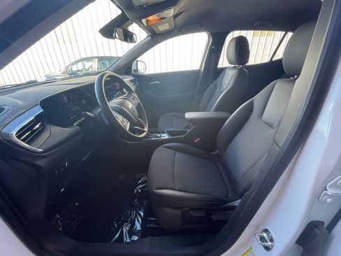 Used 2025 Buick Encore GX Preferred image 24