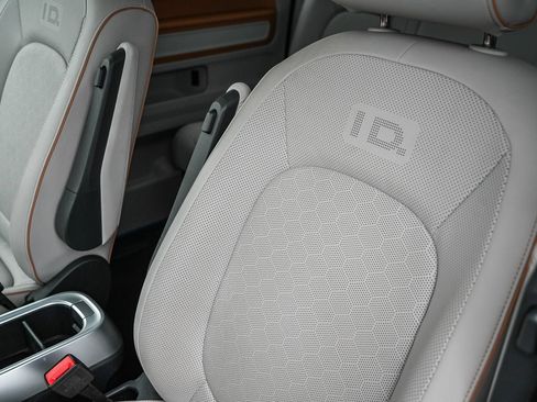Certified 2025 Volkswagen ID. Buzz 1st Edition RWD image 26