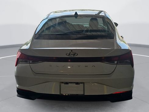 Certified 2023 Hyundai Elantra SE FWD image 6