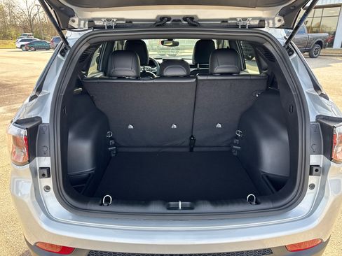 New 2026 Jeep Compass Latitude image 16