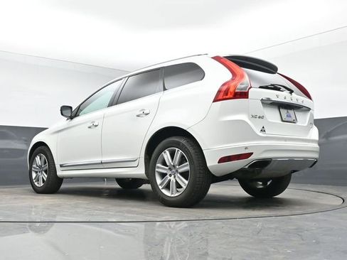 Used 2016 Volvo XC60 T6 w/ Proximity Package image 14