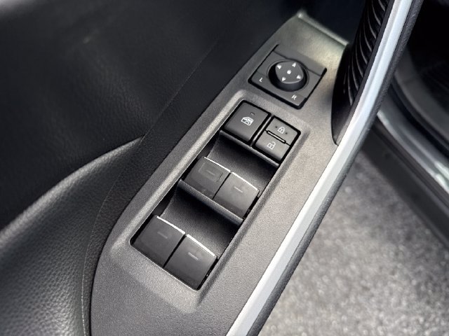 Used 2022 Toyota RAV4 XLE AWD/4WD image 21