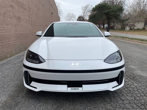 New 2025 Hyundai Ioniq 6 SE image 8