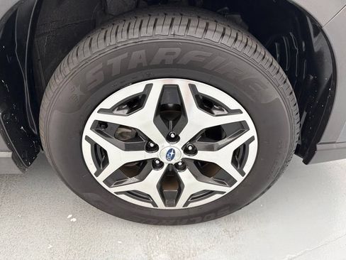 Used 2023 Subaru Forester Premium AWD/4WD image 17