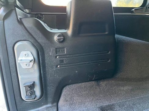 Used 2018 Jeep Wrangler Unlimited Sahara image 45