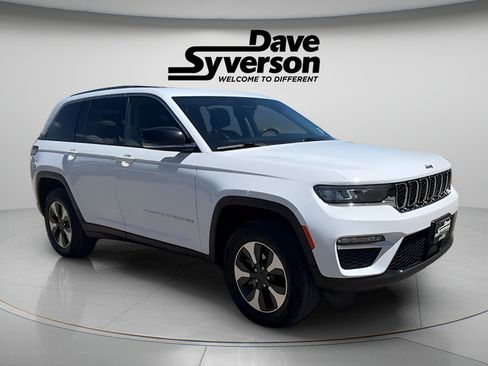 Used 2024 Jeep Grand Cherokee Limited 4xe AWD/4WD image 3