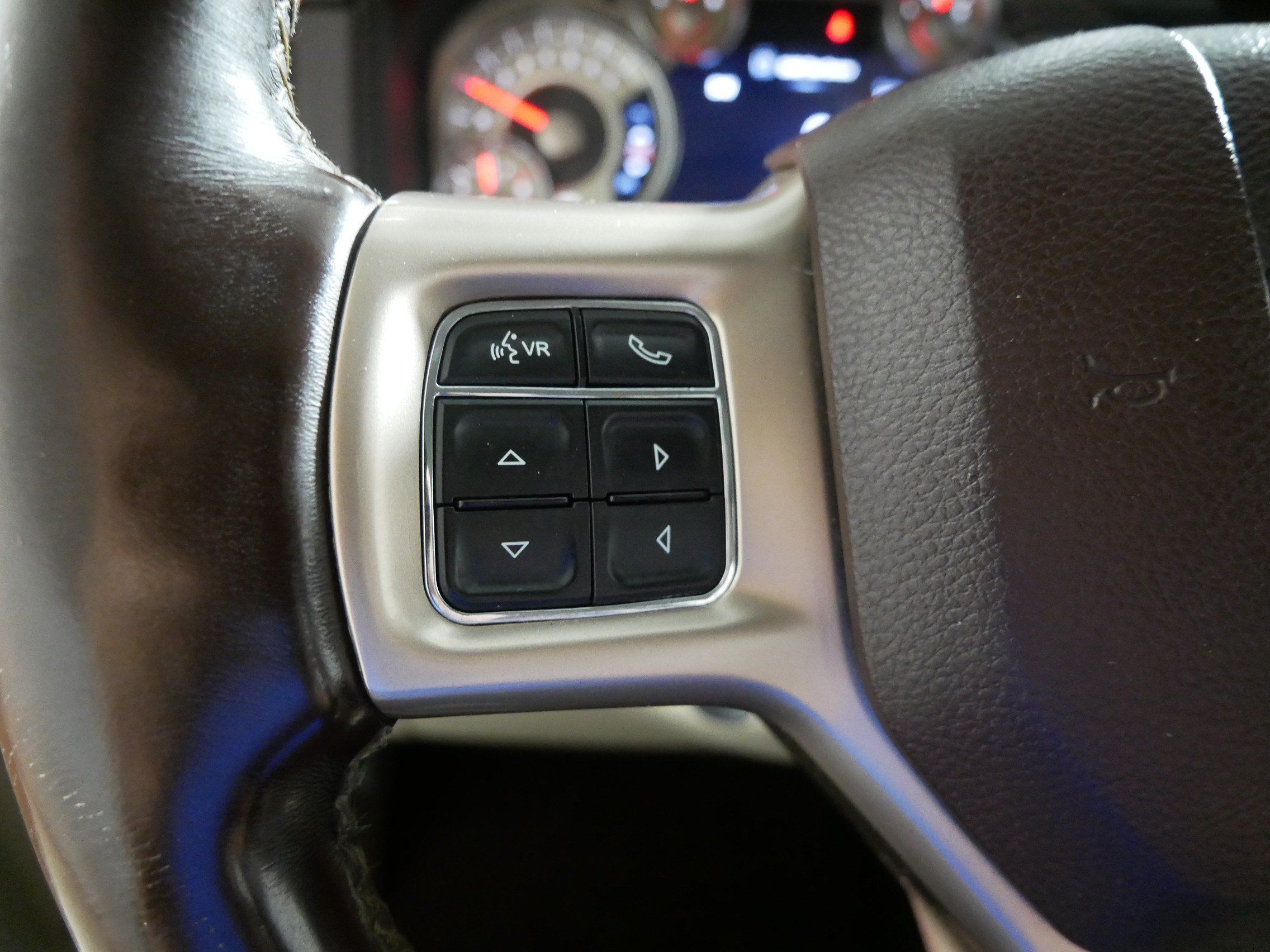 Used 2015 RAM 1500 Laramie Longhorn w/ Convenience Group AWD/4WD image 27