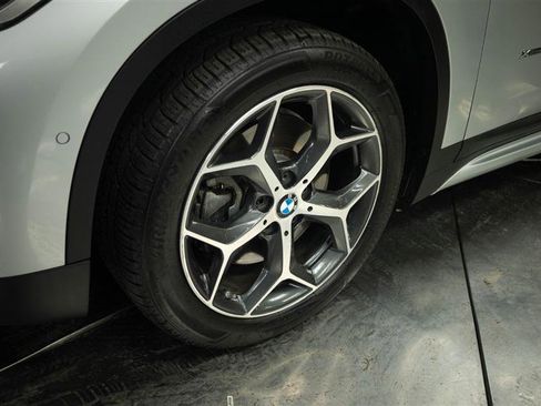 Used 2017 BMW X1 xDrive28i image 4