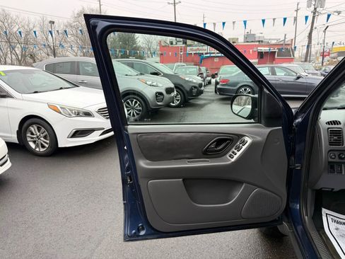 Used 2003 Ford Escape XLT image 11