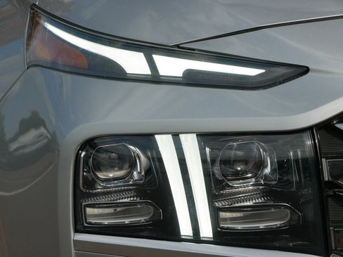 Used 2021 Hyundai Santa Fe Calligraphy image 9