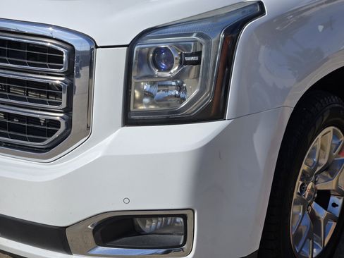 Used 2016 GMC Yukon XL SLE w/ Convenience Package image 6