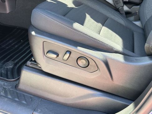 Used 2024 Chevrolet Silverado 1500 Custom Trail Boss w/ LPO, Dark Essentials Package image 19