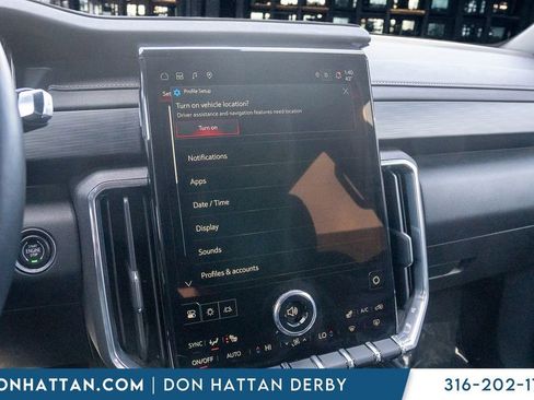 Used 2025 GMC Acadia Elevation image 7