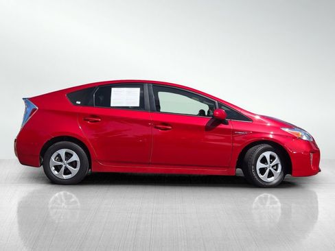 Used 2013 Toyota Prius Four w/ Deluxe Solar Roof Pkg FWD image 3