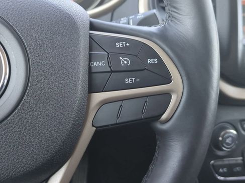 Used 2016 Jeep Cherokee Limited AWD/4WD image 26