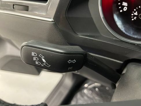 Used 2019 Volkswagen Tiguan SE w/ Panoramic Sunroof Package AWD/4WD image 19