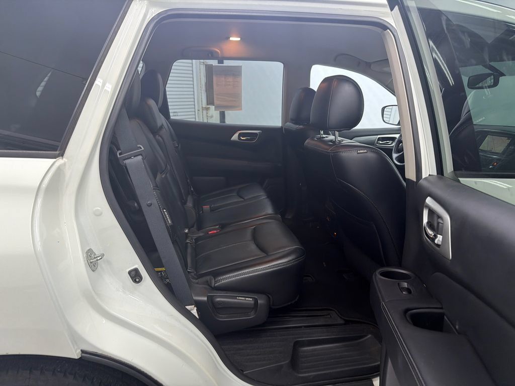 Used 2020 Nissan Pathfinder SL FWD image 17