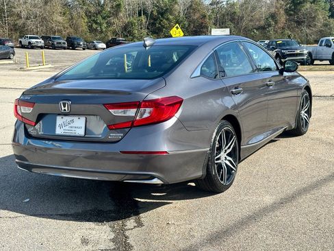Used 2022 Honda Accord Touring image 3