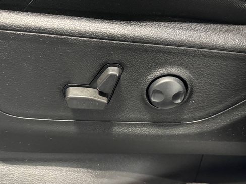 Used 2022 RAM 1500 Big Horn AWD/4WD image 8