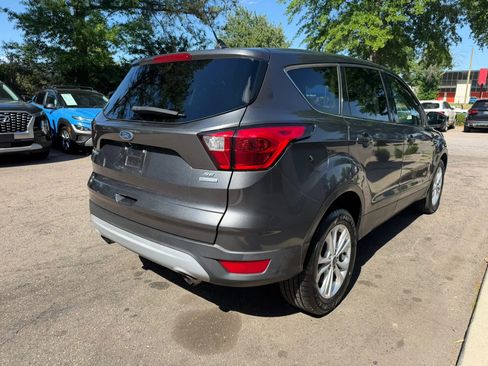Used 2019 Ford Escape SE FWD image 5