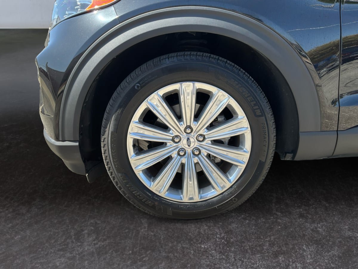 Used 2023 Ford Explorer Limited w/ Limited Technology Package RWD image 9