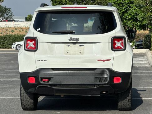 Used 2015 Jeep Renegade Trailhawk w/ Cold Weather Group image 10