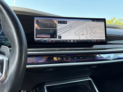 Used 2023 BMW 740i w/ Parking Assistance Package RWD image 31