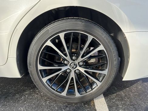 Used 2018 Toyota Camry L image 7