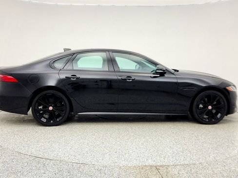 Used 2022 Jaguar XF R-Dynamic SE image 4