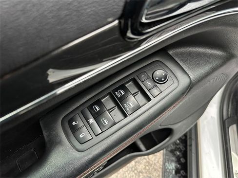 Used 2019 Jeep Grand Cherokee Trailhawk image 19